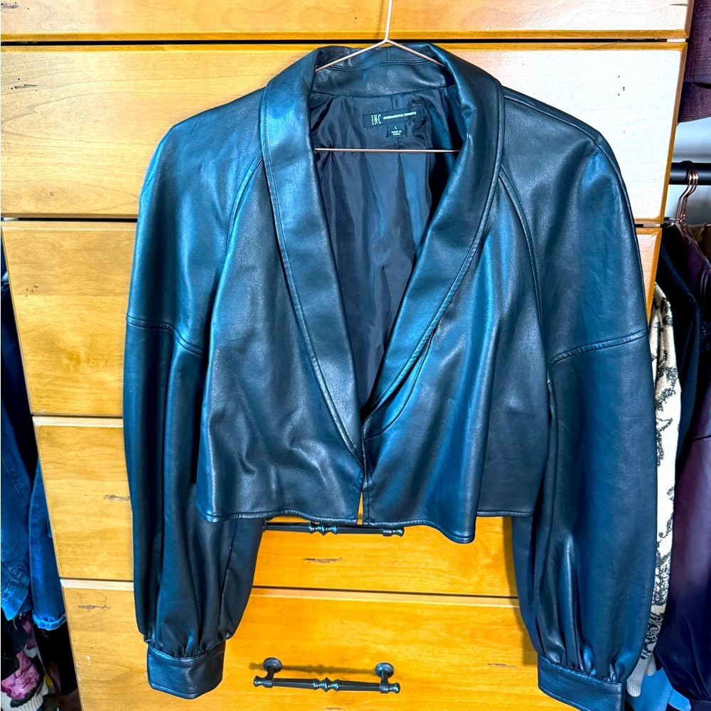 Elegant Black Faux Leather Women's Jacket